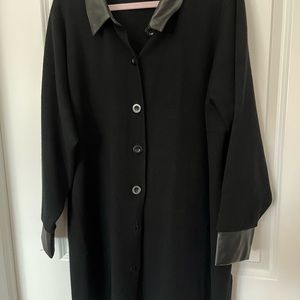 Super soft sweater with vegan collar and cuffs